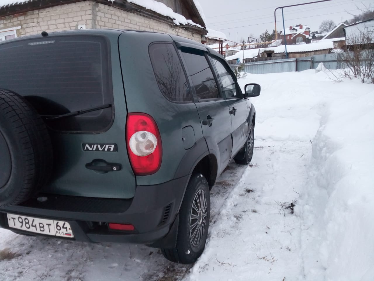 Chevrolet Niva 212300