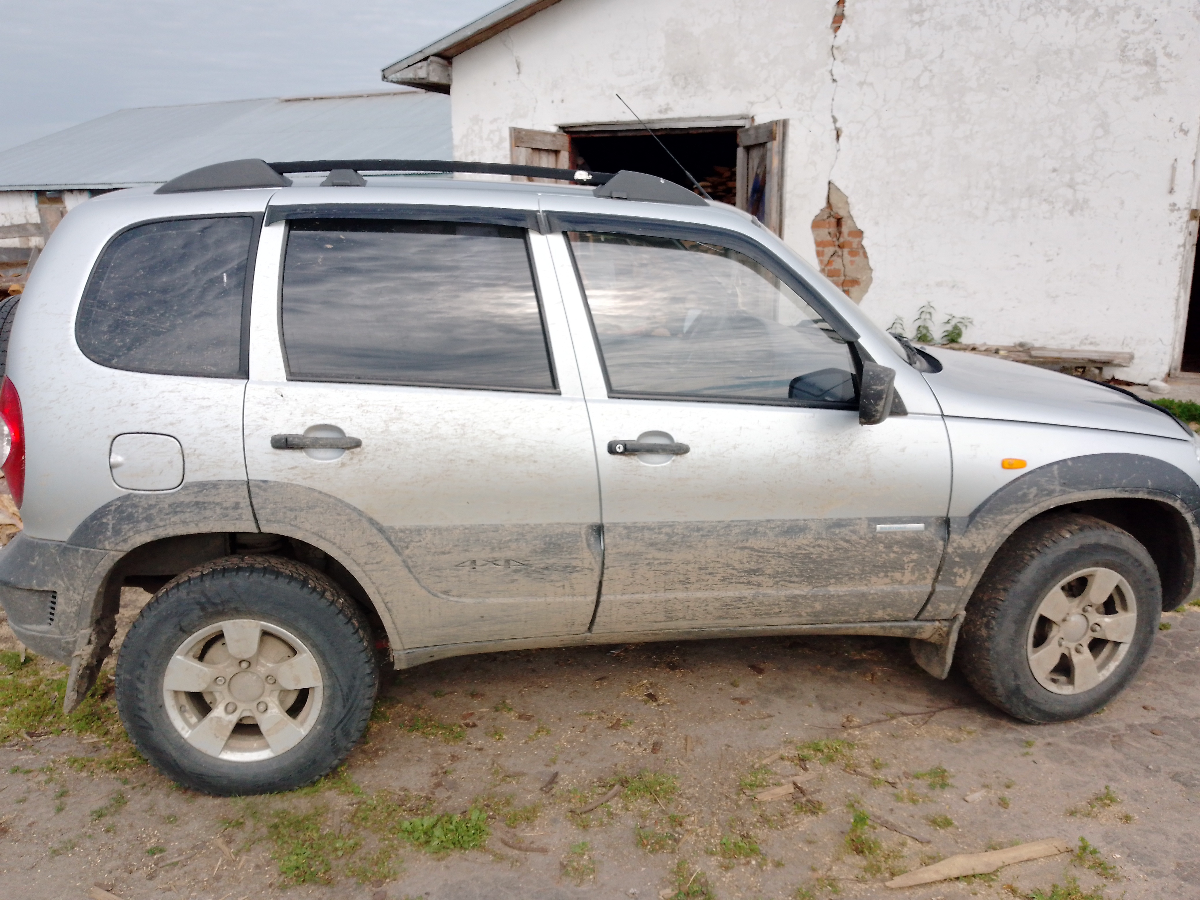 Chevrolet Niva 212300